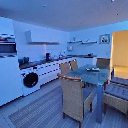3 - Keine Party ! 6 Personen Appartement Düsseldorf