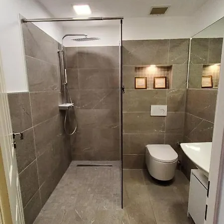3 - Keine Party ! 6 Personen Appartement Düsseldorf