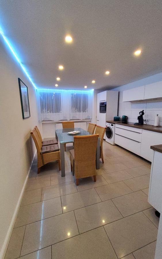 3 - Keine Party ! 6 Personen * Düsseldorf