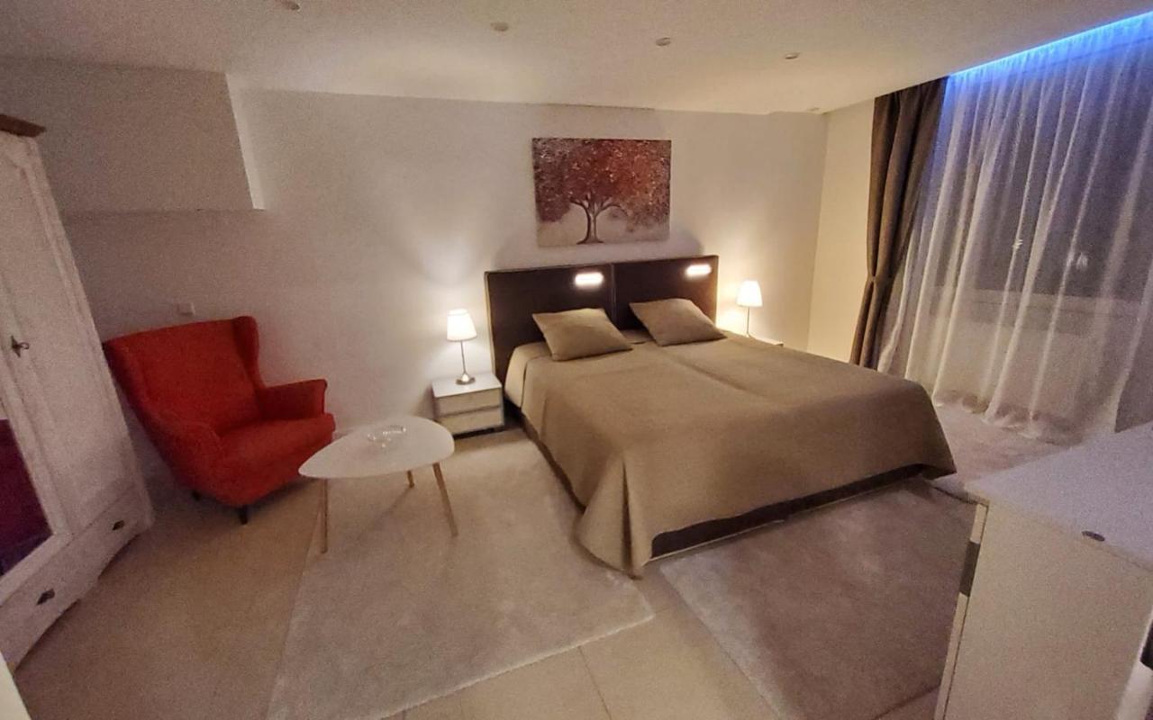 3 - Keine Party ! 6 Personen Düsseldorf